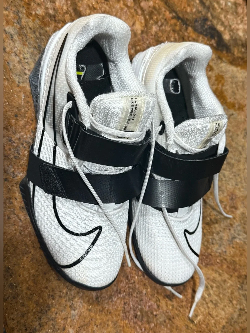 Nike Men's White and Black Athletic Training Shoes